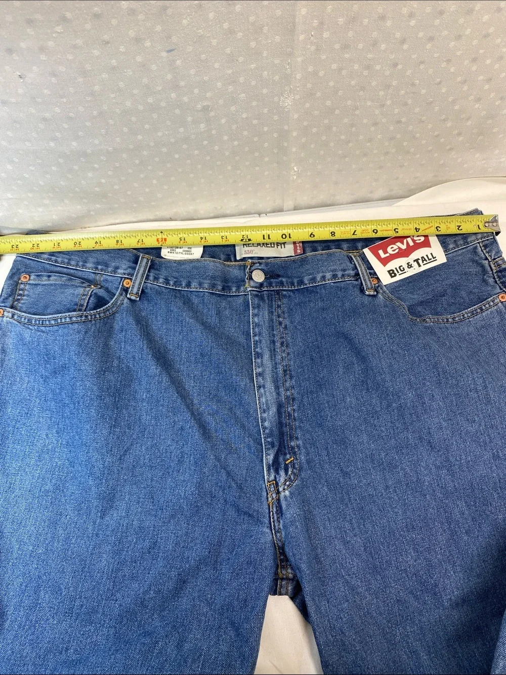 NWT Men’s Levi’s 46/30 Big & Tall 550 Relaxed Fit Medium Wash